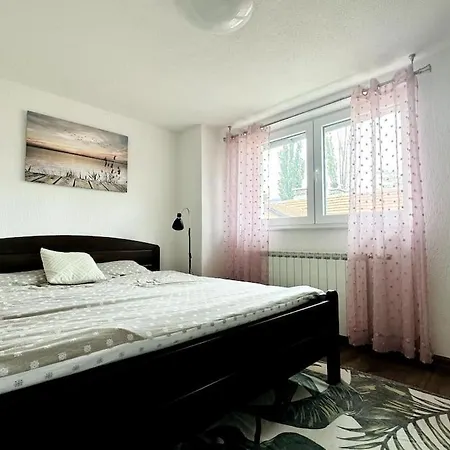 The Serene Oasis Red سراييفو